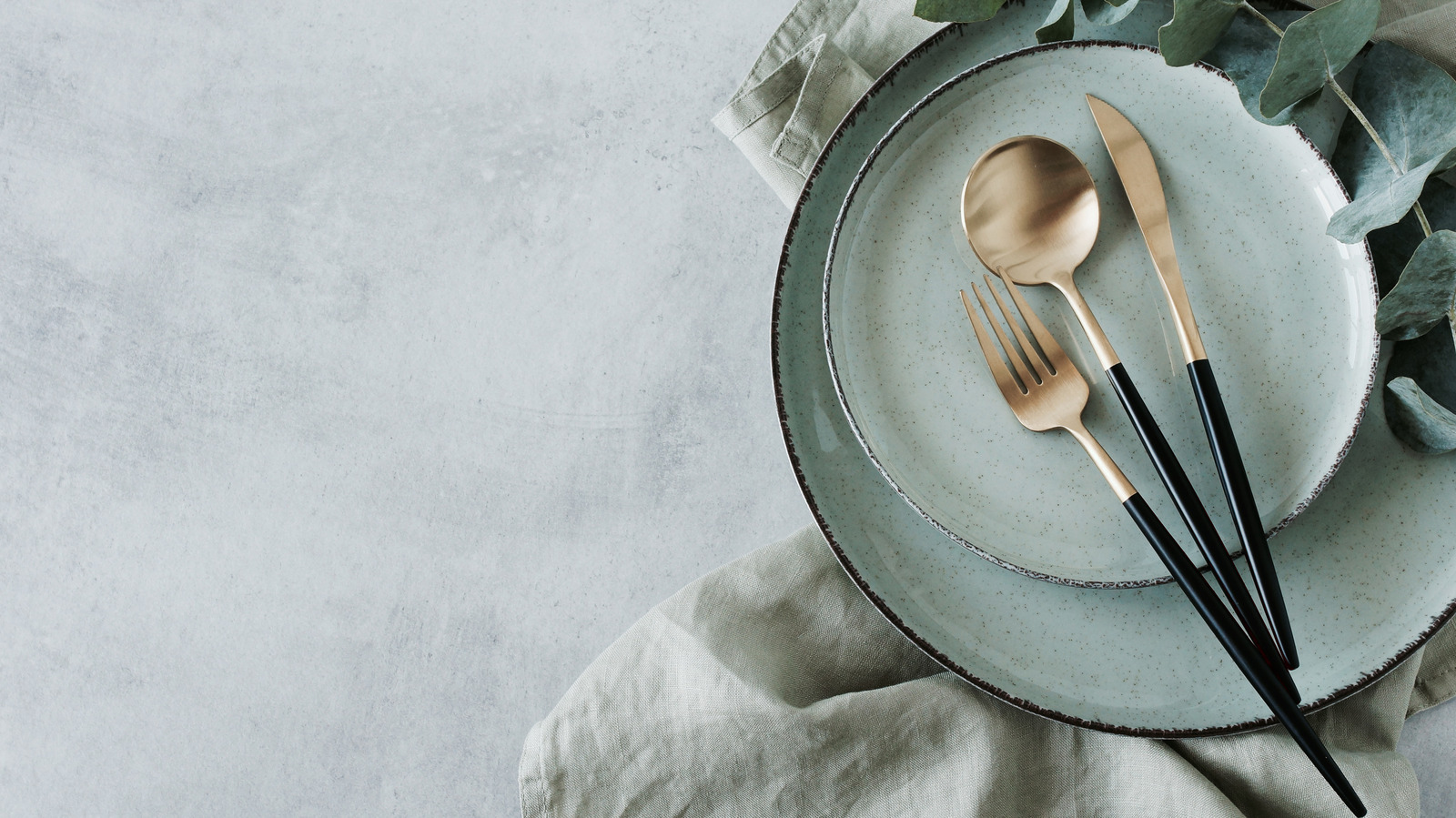 Chipped Dishes Are Not Worth Keeping. Here's Why They Need To Go