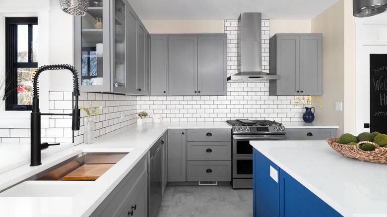 subway tile kitchen backsplash