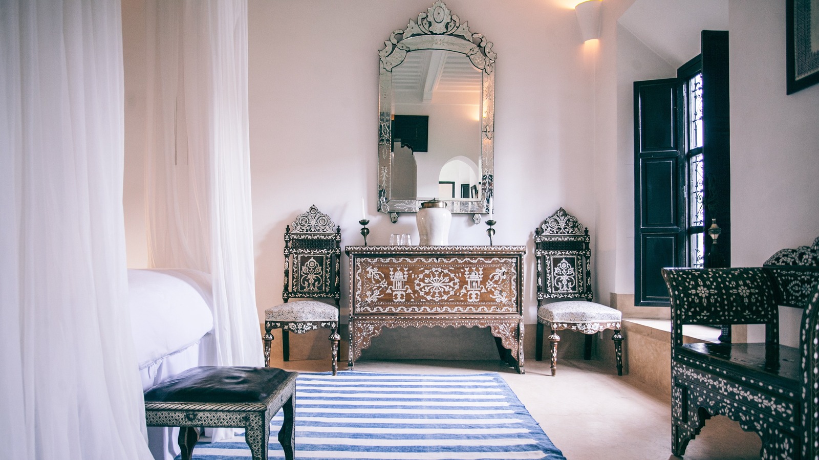 Classy Ways To Decorate Your Home With Stripes