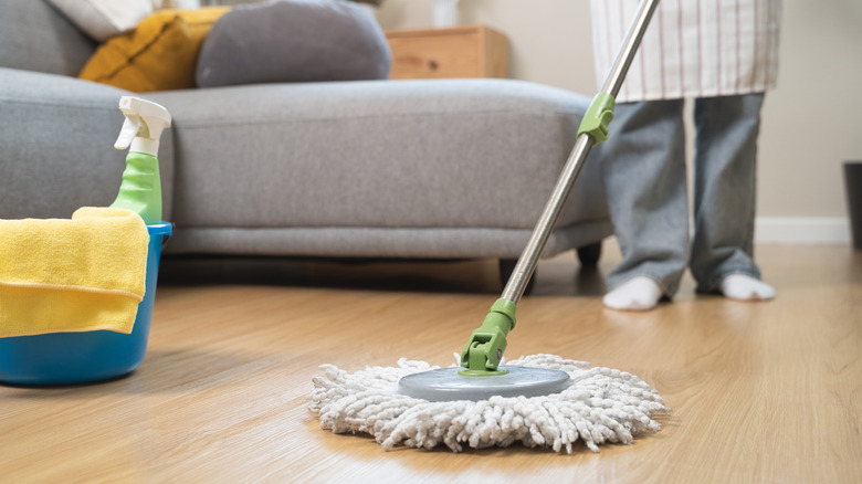 Mopping laminate floors