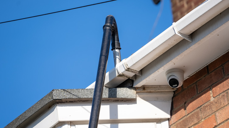A gutter vacuum extension