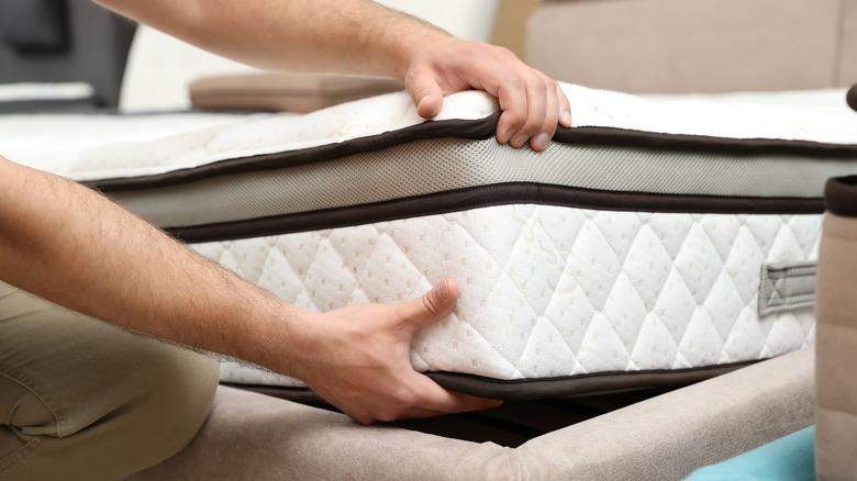 white tempur-pedic mattress