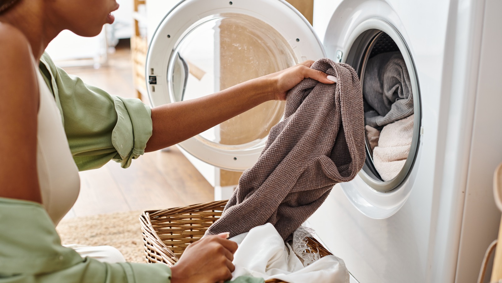 Cleaning clothes dryer store