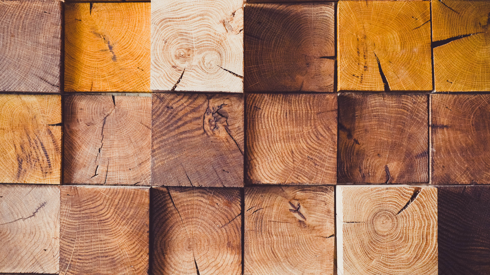 Clever Tips For Perfectly Mixing Wood Tones