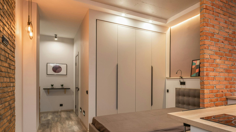 minimalist closet doors