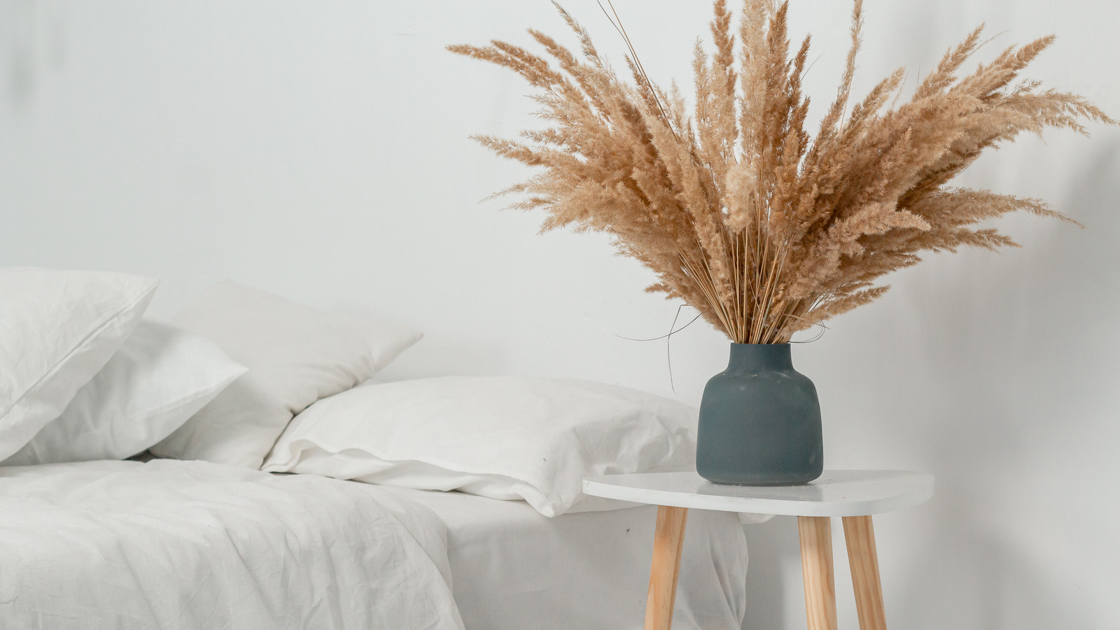 Picture of 'Coastal Luxe' Is The Beachy Yet Sophisticated Home Decor Trend You've ...