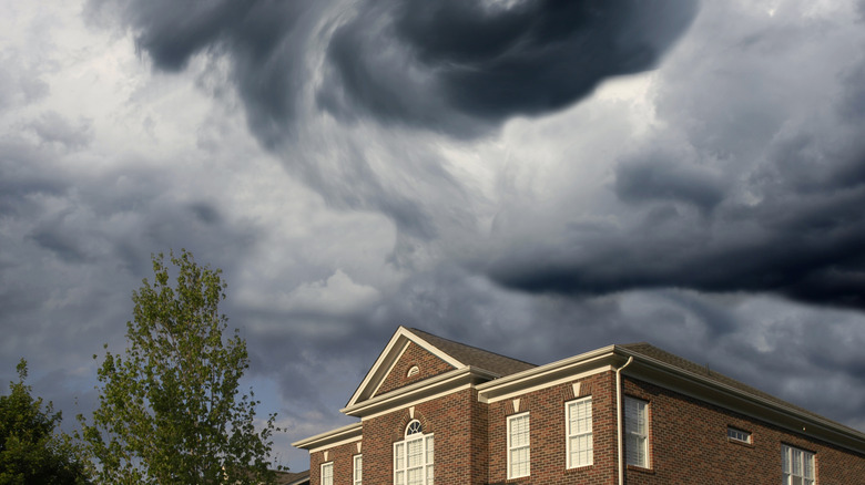 thunderstorm above house