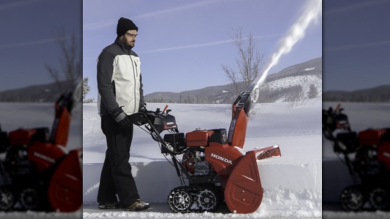 Honda Two stage 32 inches snow blower