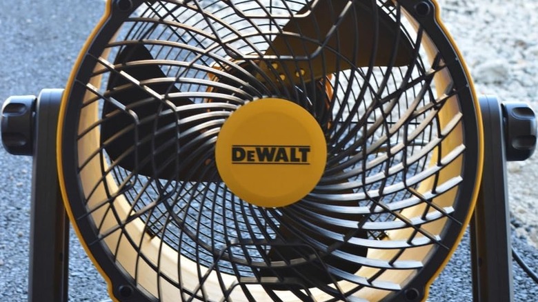 DeWalt's DXF1616 floor and hanging fan