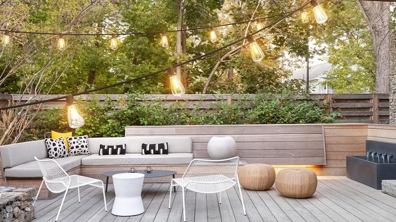 The Addlon outdoor solar string lights
