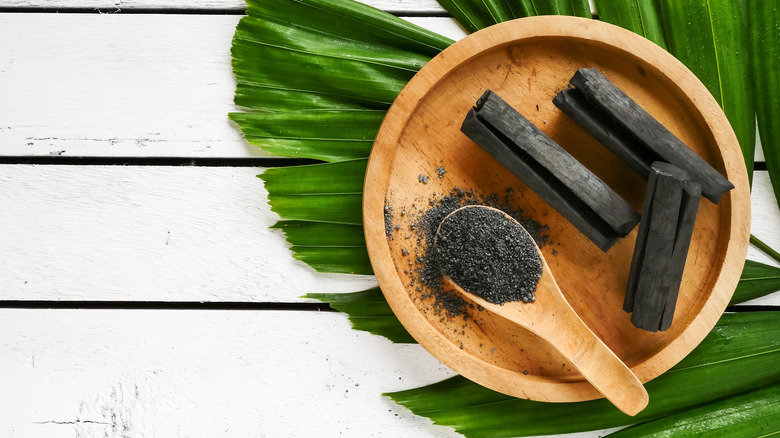 charcoal powder