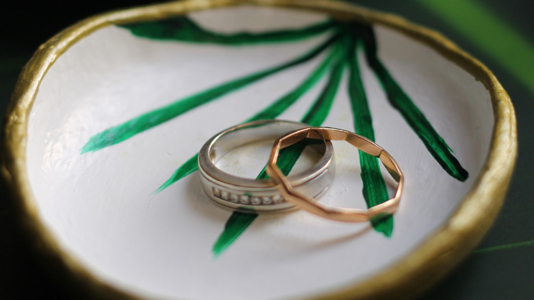 Trinket dish with rings on it