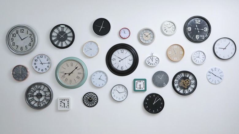 wall of different clocks