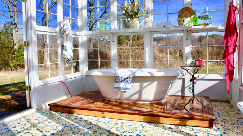 stylish bath area in shed