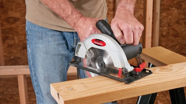 Man using a circular saw