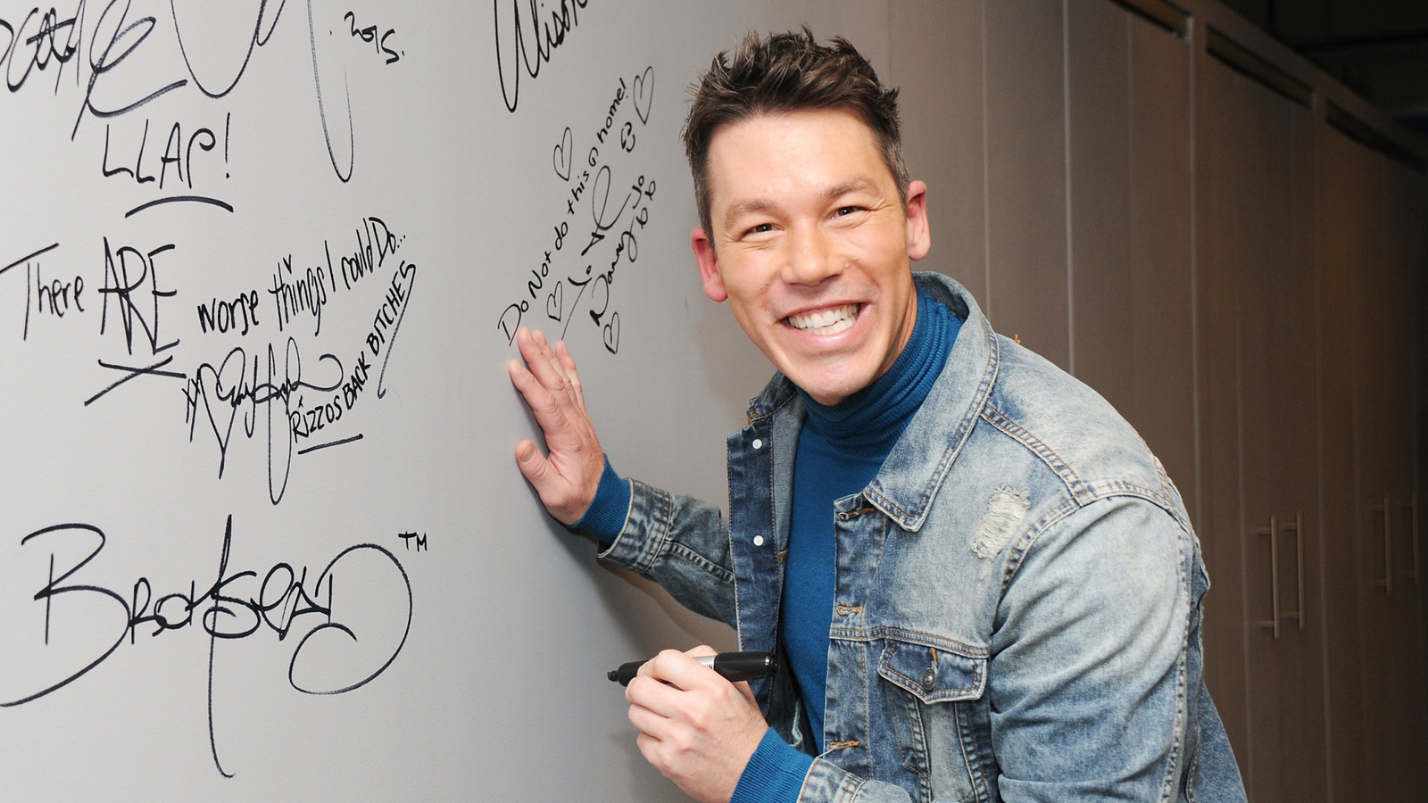David Bromstad’s Over-The-Top Christmas Decor Proves Home Design Has No Boundaries