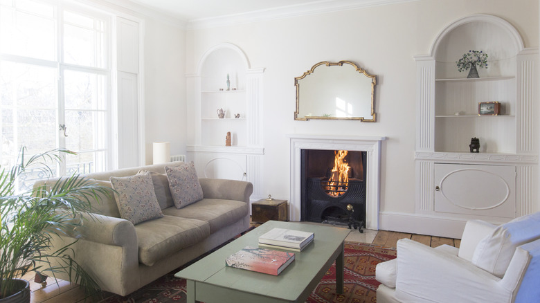 Traditional living room motif