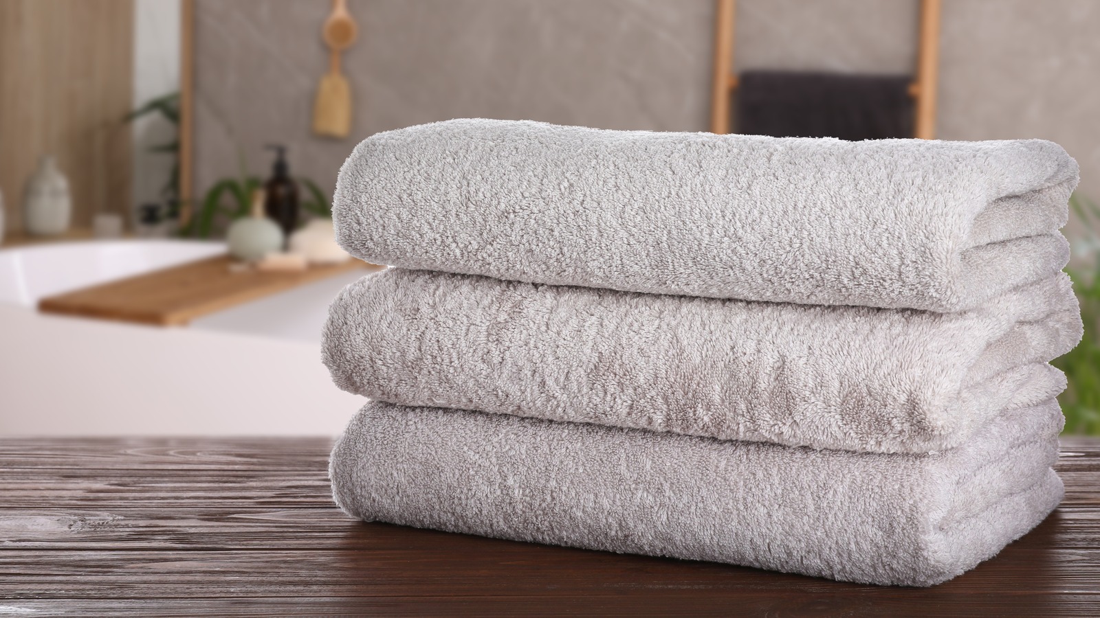 Towel colors to avoid in bathrooms: and what to buy instead