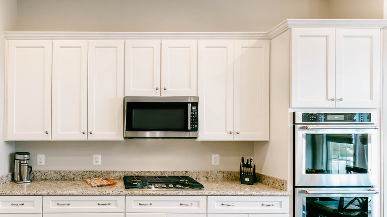empty space above kitchen cabinets