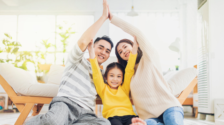 family making roof symbol