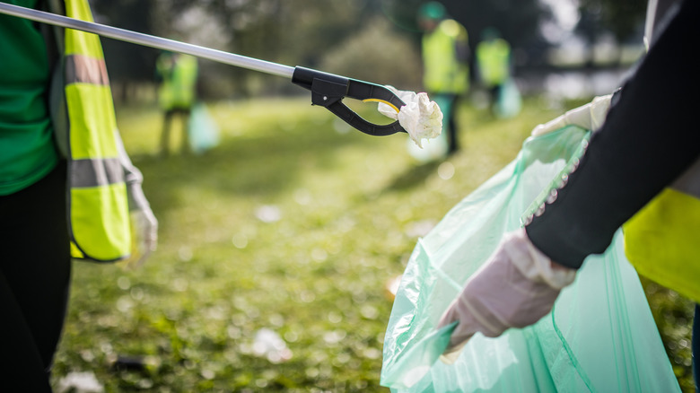 Closeup of a trash picker