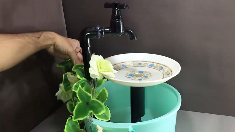 plastic water feature for birds