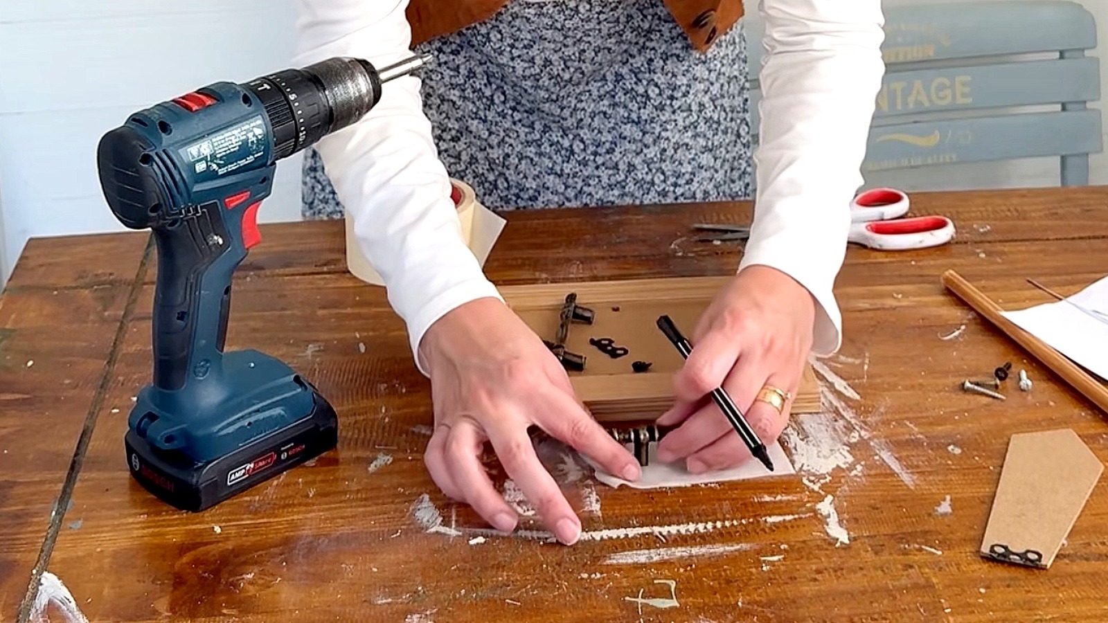 DIY The Cutest Towel Holder By Using An Old Picture Frame