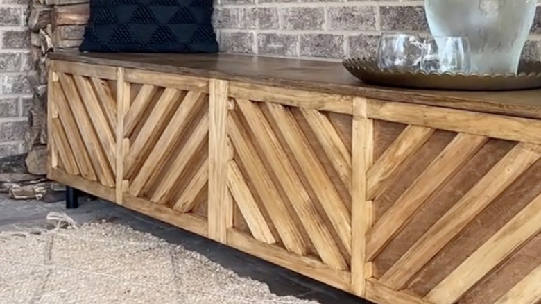 The finished outdoor storage bench