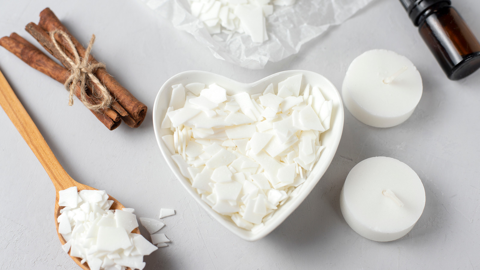 DIY Wax Melts That Look & Smell Like Real Cinnamon Buns To Spice Up