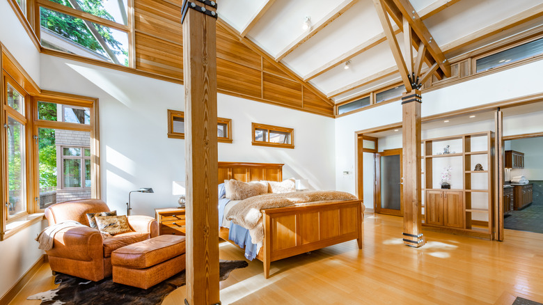modern high ceilinged bedroom