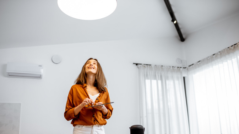 Do Smart Light Bulbs Use More Electricity? Here's What You Should Know Before Buying