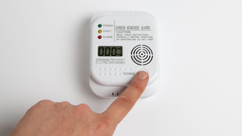 Carbon monoxide alarm 
