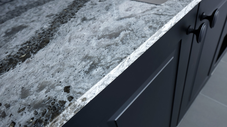 Quartz kitchen countertop