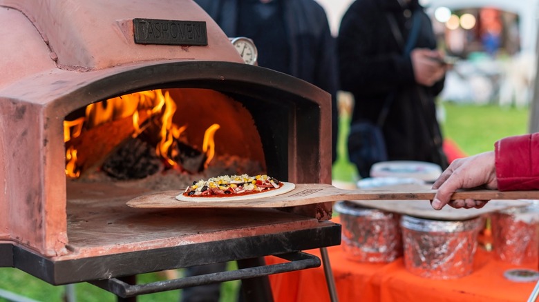 outdoor pizza oven