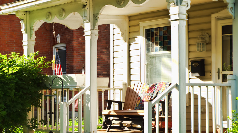 A pretty front porch