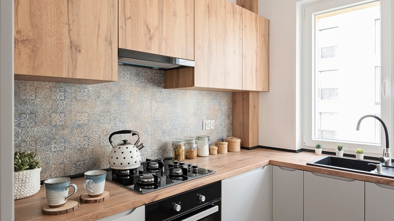 Clean kitchen counter