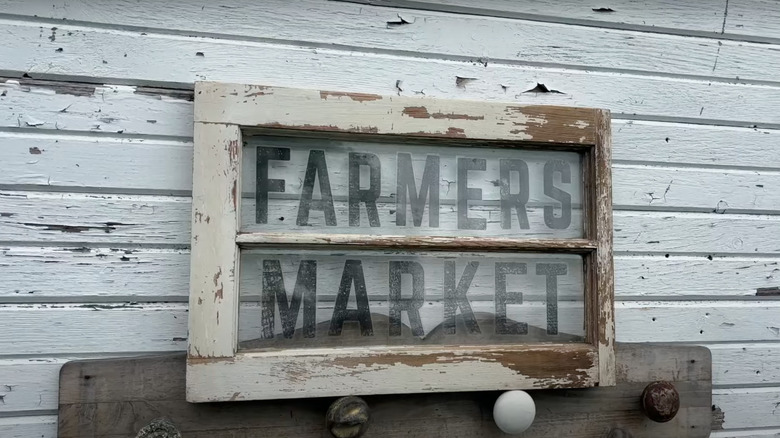 DIY farmers market sign