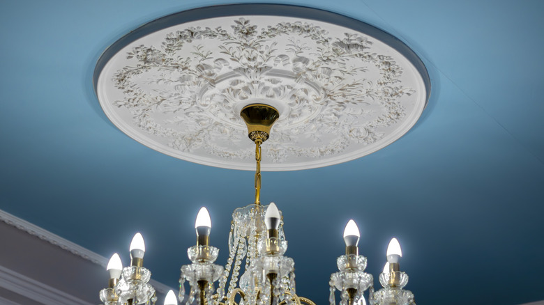 Ceiling medallion with glass chandelier
