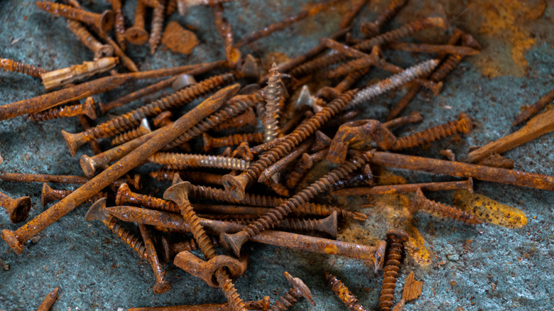 pile of rusty nails