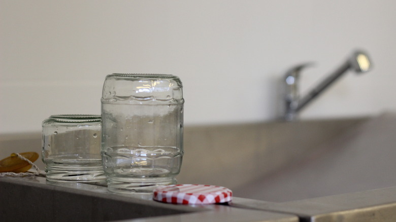 washed jars and lids drying