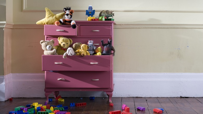 Drawers with stuffed toys