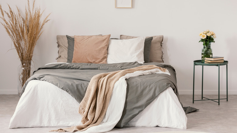 king sized bed