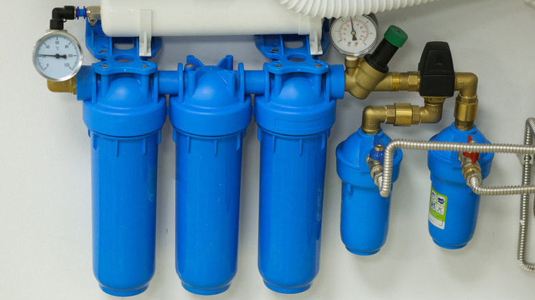 An under sink water filter system