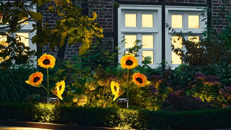 the Keyohome Solar Garden LED Lights