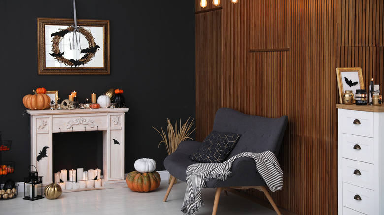 Living room with Halloween items