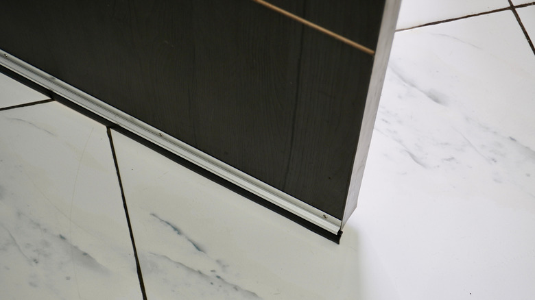 Door with rubber bottom seal.