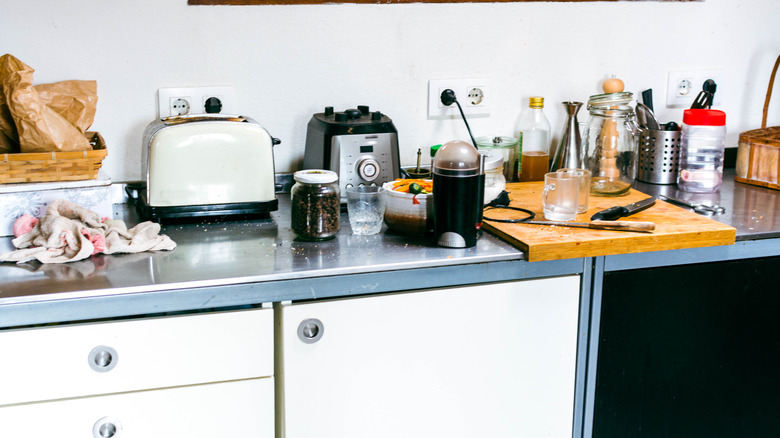A mess kitchen counter