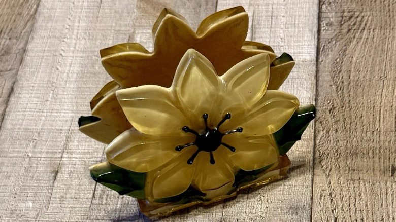 1960s Lucite napkin holder flower