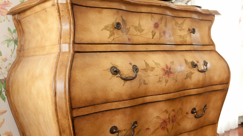 French-style bombe chests of drawer
