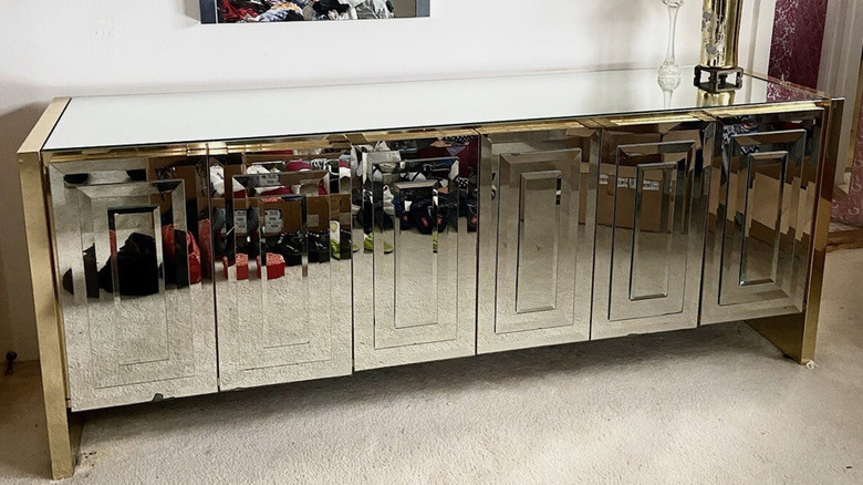 A mirrored Ello dresser from the 1980s in a mid-century modern style